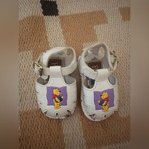 Vintage 90s baby Pooh sandals